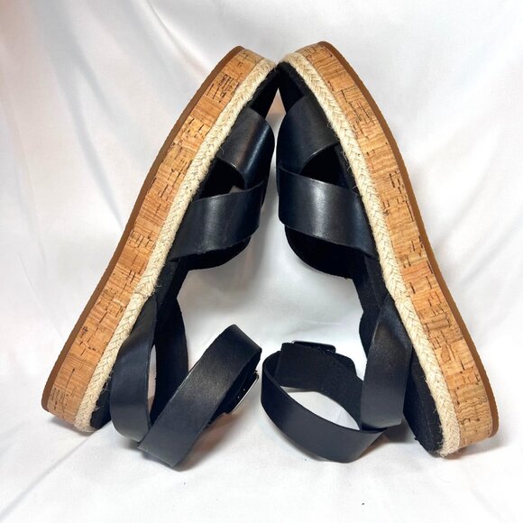 Clarks Women's 1 " Wedge Cork Leather Around Ankle Sandals-Size 8 1/2-Black/Tan - Picture 8 of 16